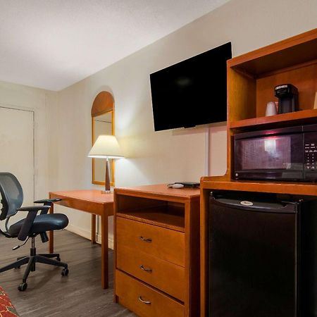 Econo Lodge Goldsboro Hwy 70 Luaran gambar