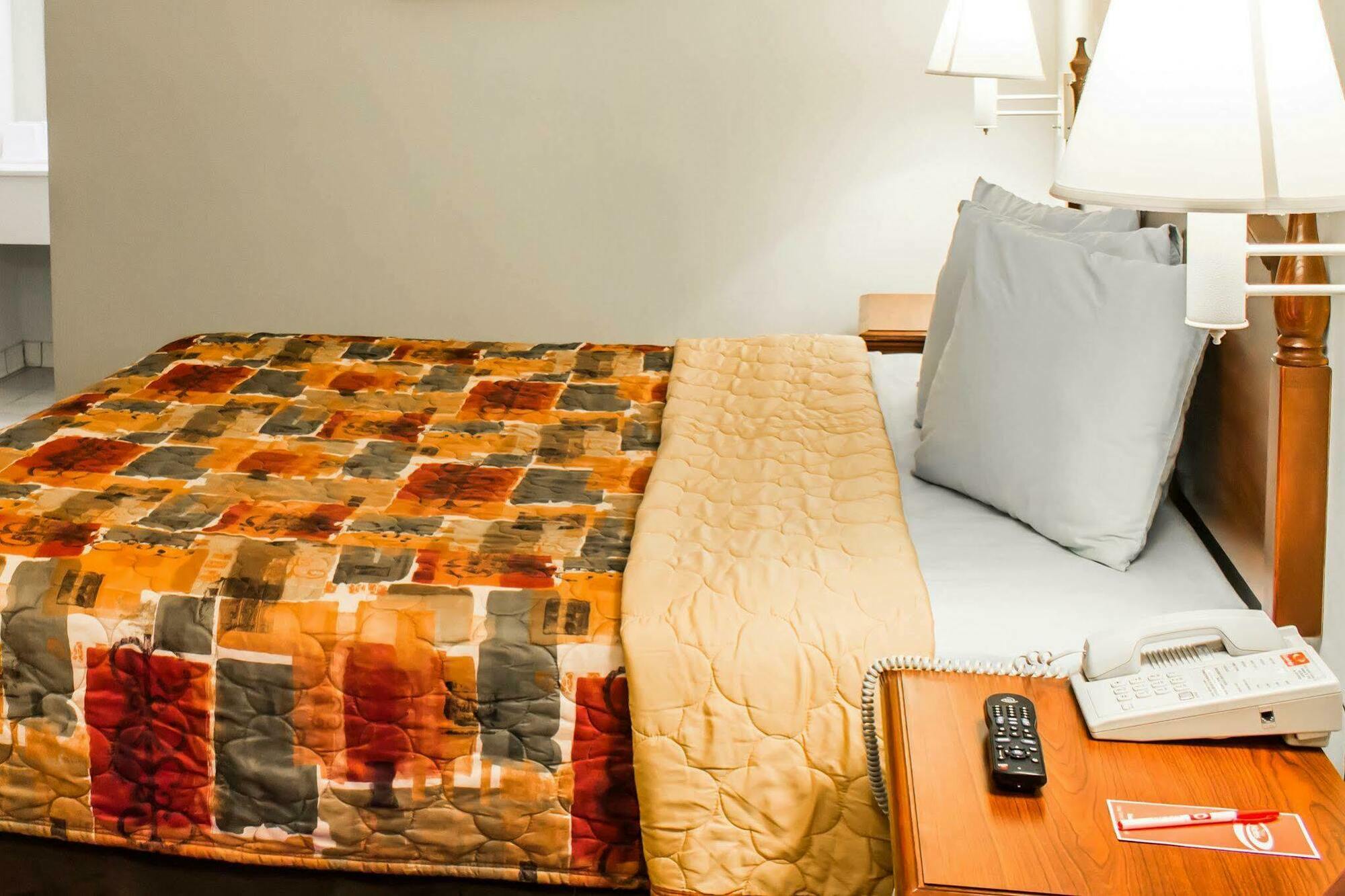 Econo Lodge Goldsboro Hwy 70 Luaran gambar